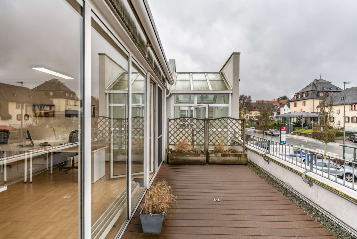 NEU  IHR NEUES BÜRO MIT KLIMAANLAGE UND BALKON ! PROVISIONSFREI ANMIETEN!