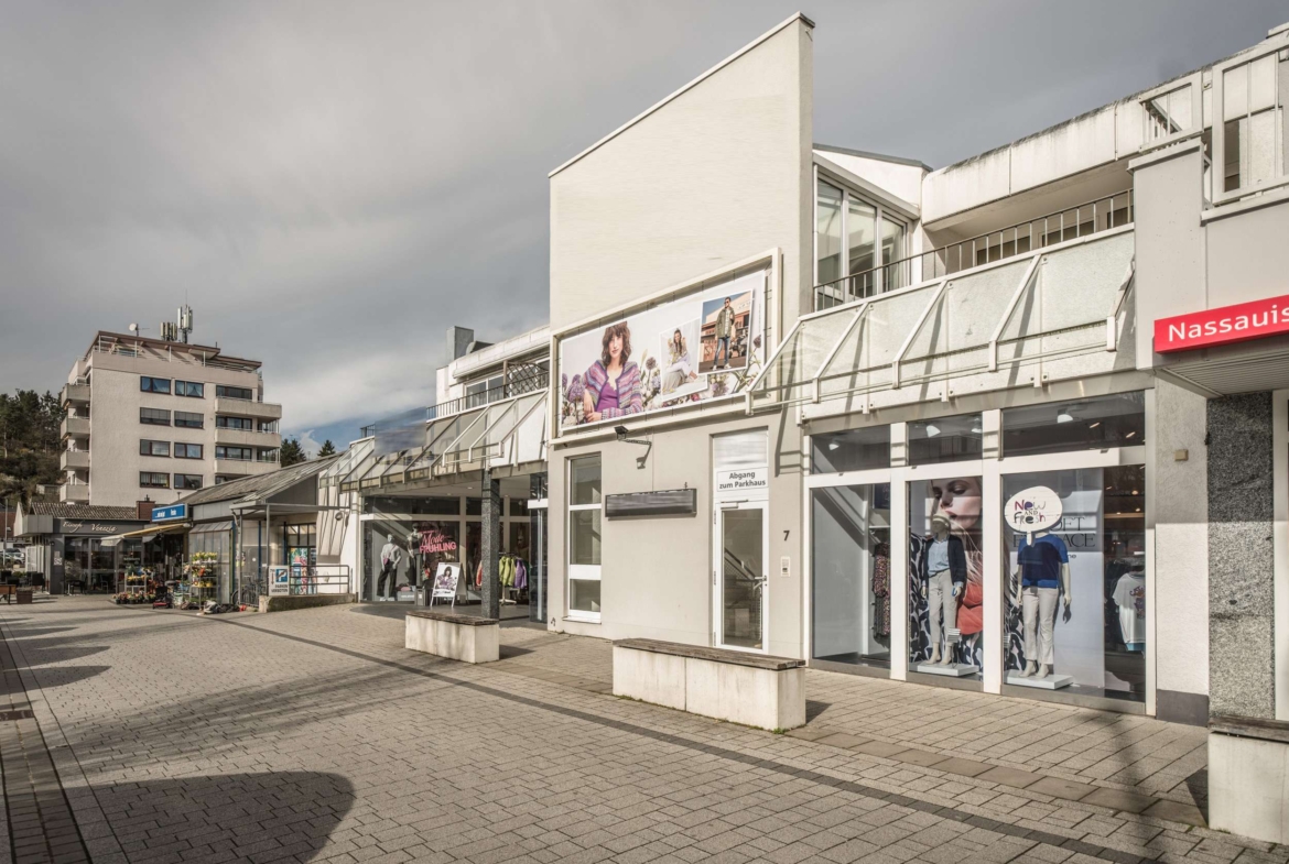 NEU  WOHN- & GESCHÄFTSHAUS MITTEN IN TAUNUSSTEIN MIT GROßZÜGIGER VERKAUFSFLÄCHE !