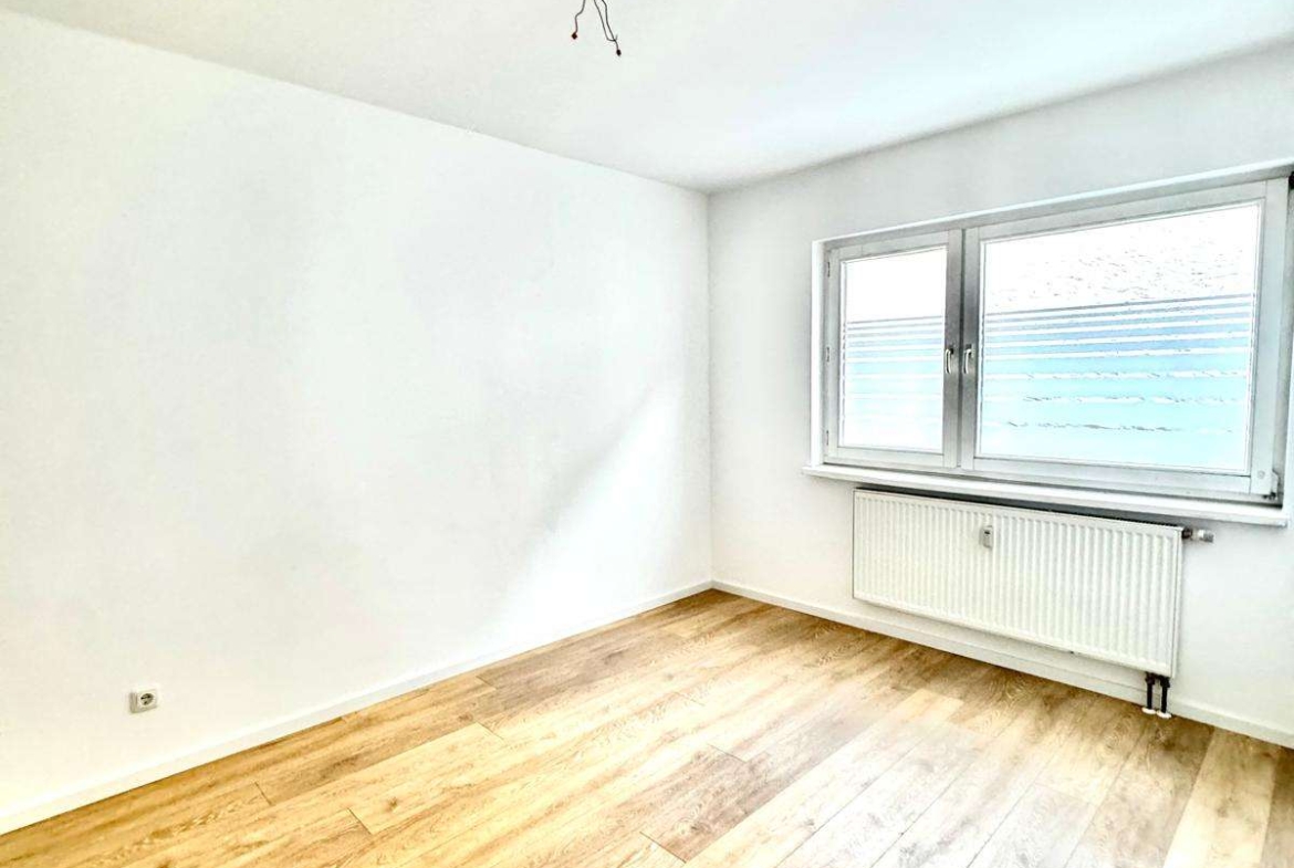 NEW IHRE NEUE 4 ZIMMER WOHNUNG ! FRISCH SANIERT !