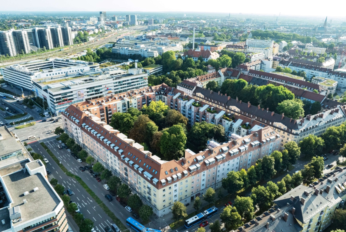 SCHLAGN SIE ZU ! BEREITS MÖBLIERT ! LUXURIÖSE WOHNUNG IN MÜNCHEN !