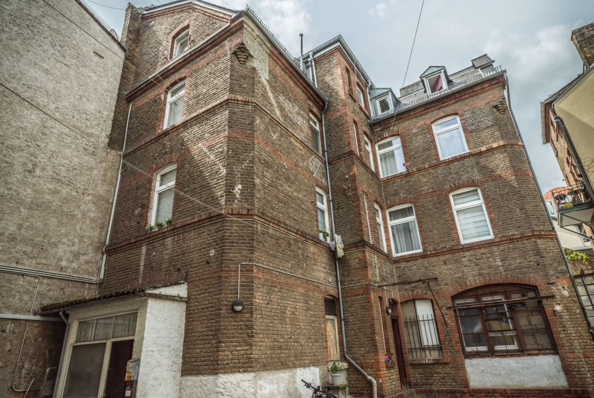 VERKAUFT!  MEHRFAMILIENHAUS IN DER WIESBADENER INNENSTADT! ENTWICKLUNGSPOTENZIAL!