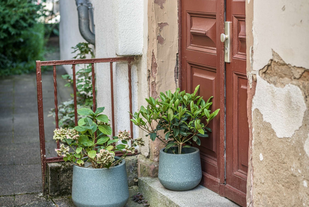 WARUM EINE WOHNUNG WENN EIN MEHRFAMILIENHAUS MIT 5 EINHEITEN GEHT?! 100% LEERSTAND!