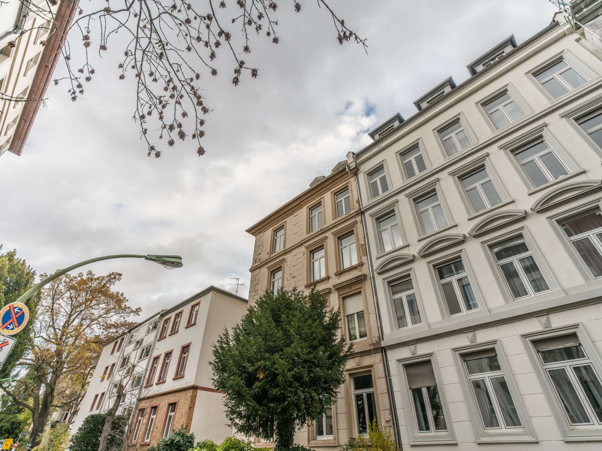 WARUM EINE WOHNUNG WENN EIN MEHRFAMILIENHAUS MIT 5 EINHEITEN GEHT?! 100% LEERSTAND!