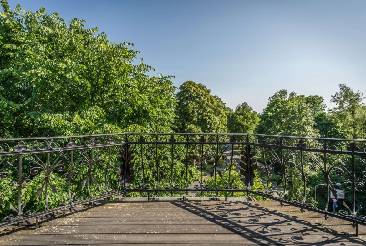 WOW ALTBAU  DIREKT AM KURPARK DAS EIGENE BÜROHAUS!