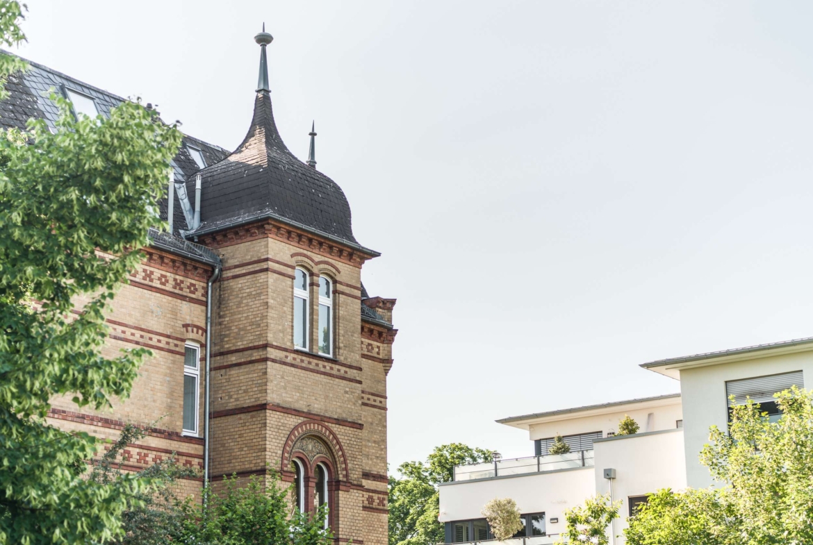 WOW  FREISTEHENDES WOHN- UND BÜROHAUS IN BESTLAGE DIREKT AM KURPARK !!!