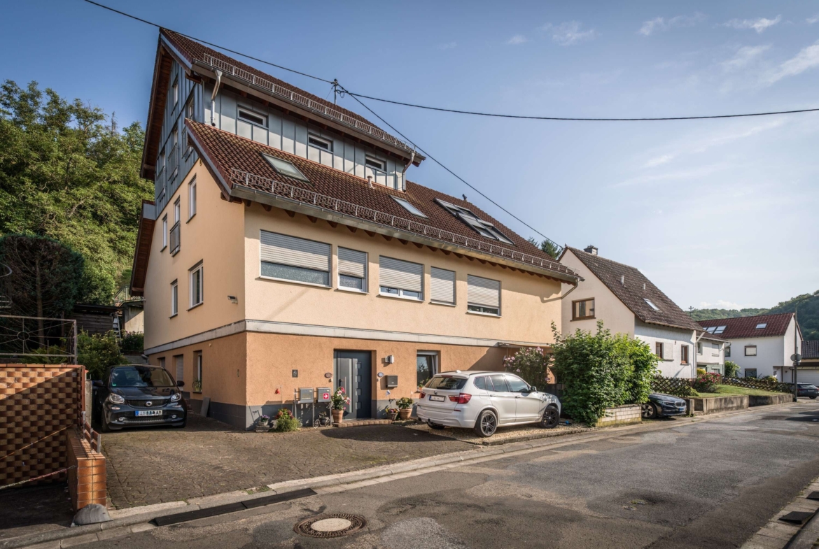 WOW  TRAUMHAFTE 3-5 ZIMMER MAISONETTE-WOHNUNG UMGEBEN VON WEINBERGEN!