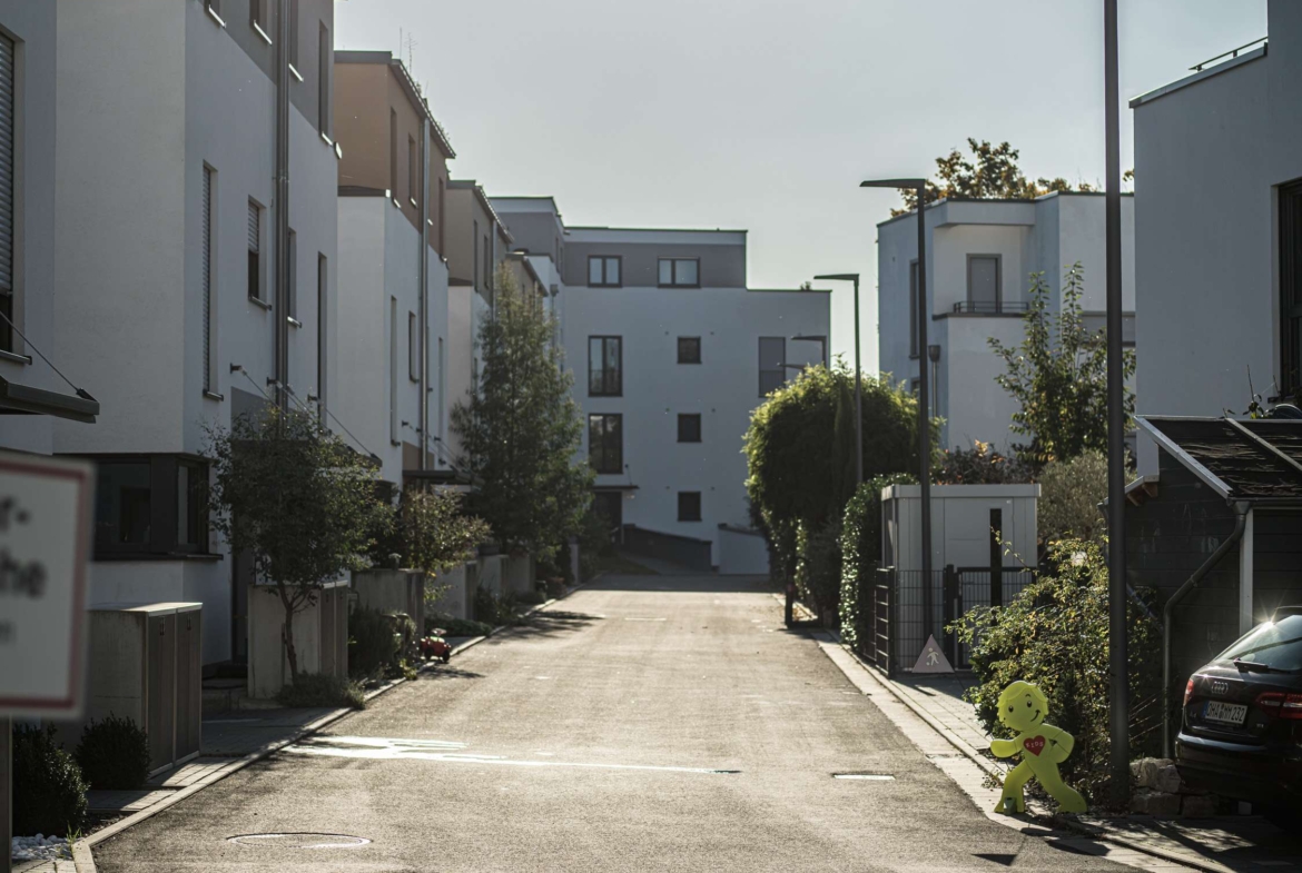 EINDRUCKSVOLL UND EXKLUSIV. IHR NEUBAU IN DER LAGE !