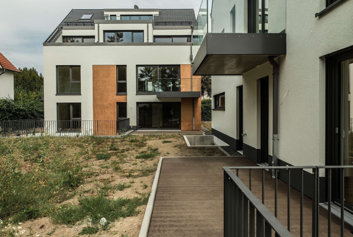 IHRE NEUBAU GARTENWOHNUNG ÜBER ZWEI ETAGEN IN UNSCHLAGBARER LAGE !