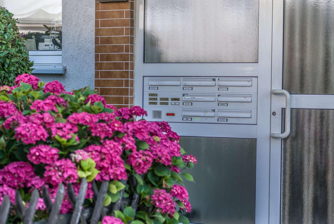 JETZT  FAKTOR 20 ! MEHRFAMILIENHAUS MIT 7 EINHEITEN IM RUHIGEN MEDENBACH !