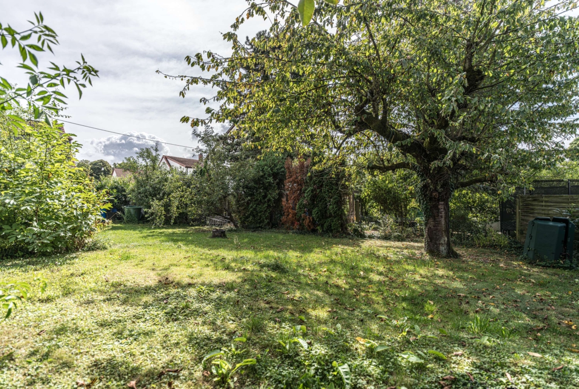 JETZT ZUSCHLAGEN ! RENOVIERTE DOPPELHAUSHÄLFTE IN BIERSTADT !