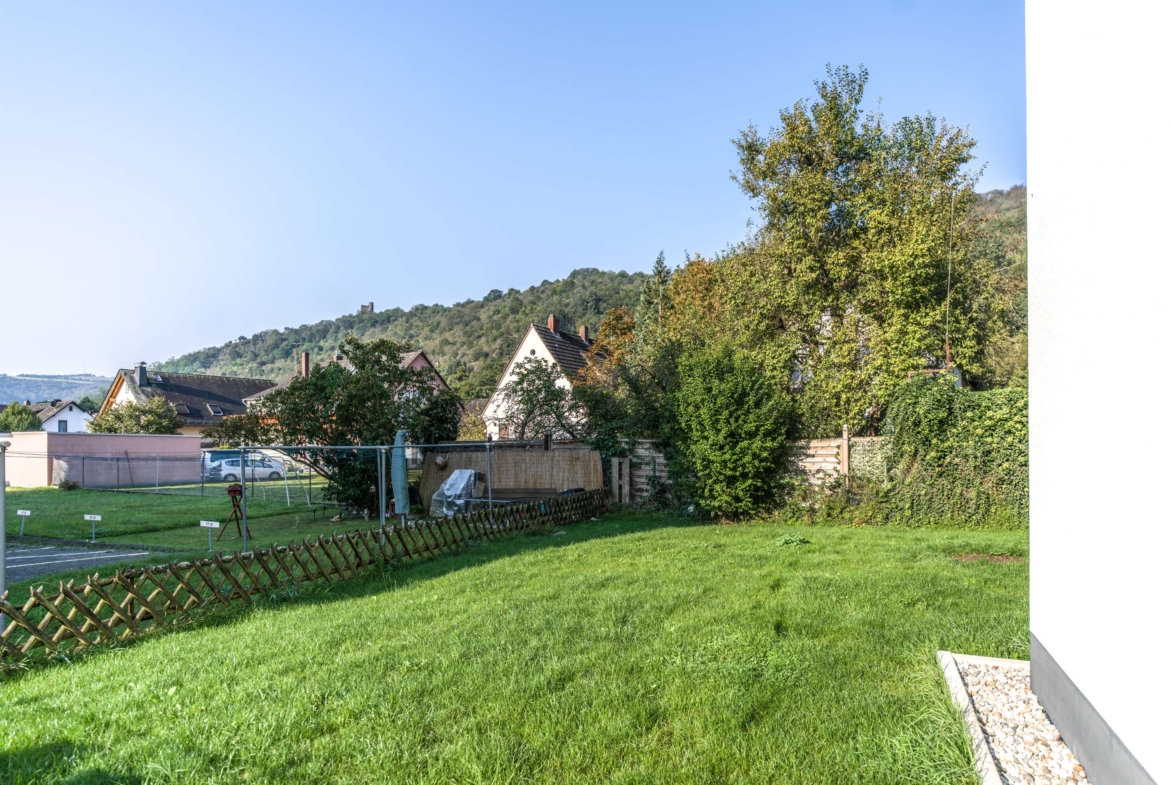 NEUBAU MIT GARTEN UND EBK ! WAS WILL MAN MEHR ?