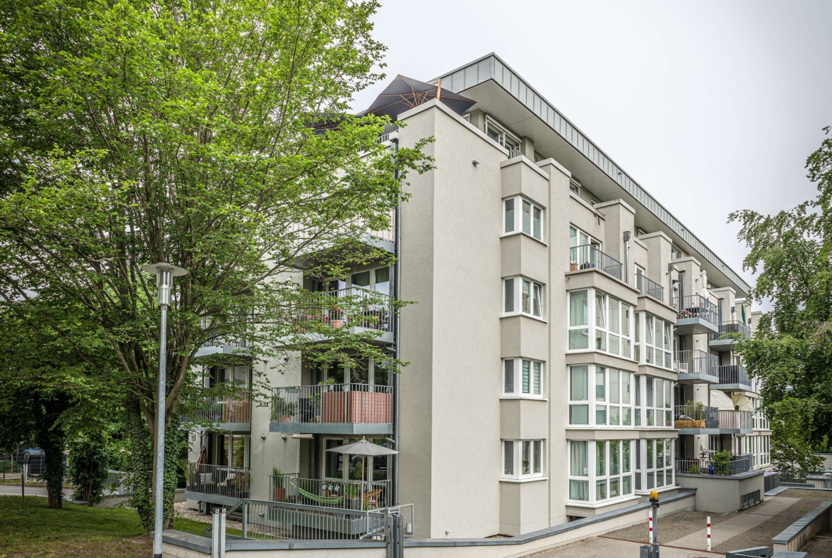 NEU  WOHNEN IN BESTER NACHBARSCHAFT MIT BALKON & STELLPLATZ !