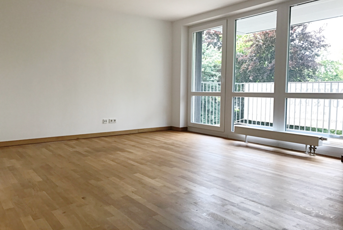 NEU  WOHNEN IN BESTER NACHBARSCHAFT MIT BALKON & STELLPLATZ !