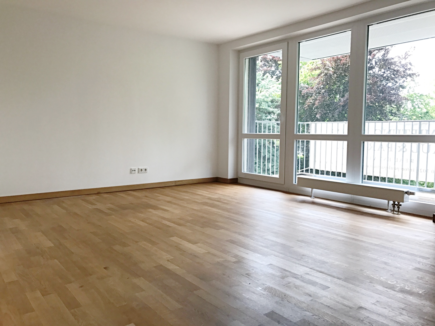 NEU  WOHNEN IN BESTER NACHBARSCHAFT MIT BALKON & STELLPLATZ !