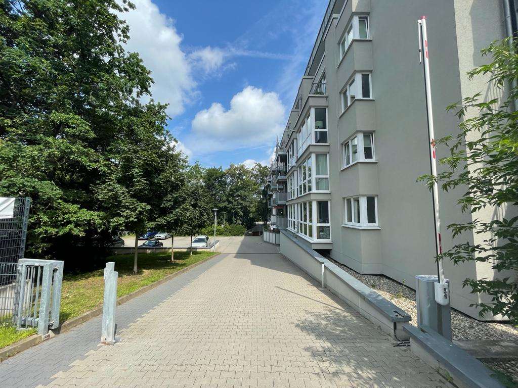 NEU  WOHNEN IN BESTER NACHBARSCHAFT MIT BALKON & STELLPLATZ !