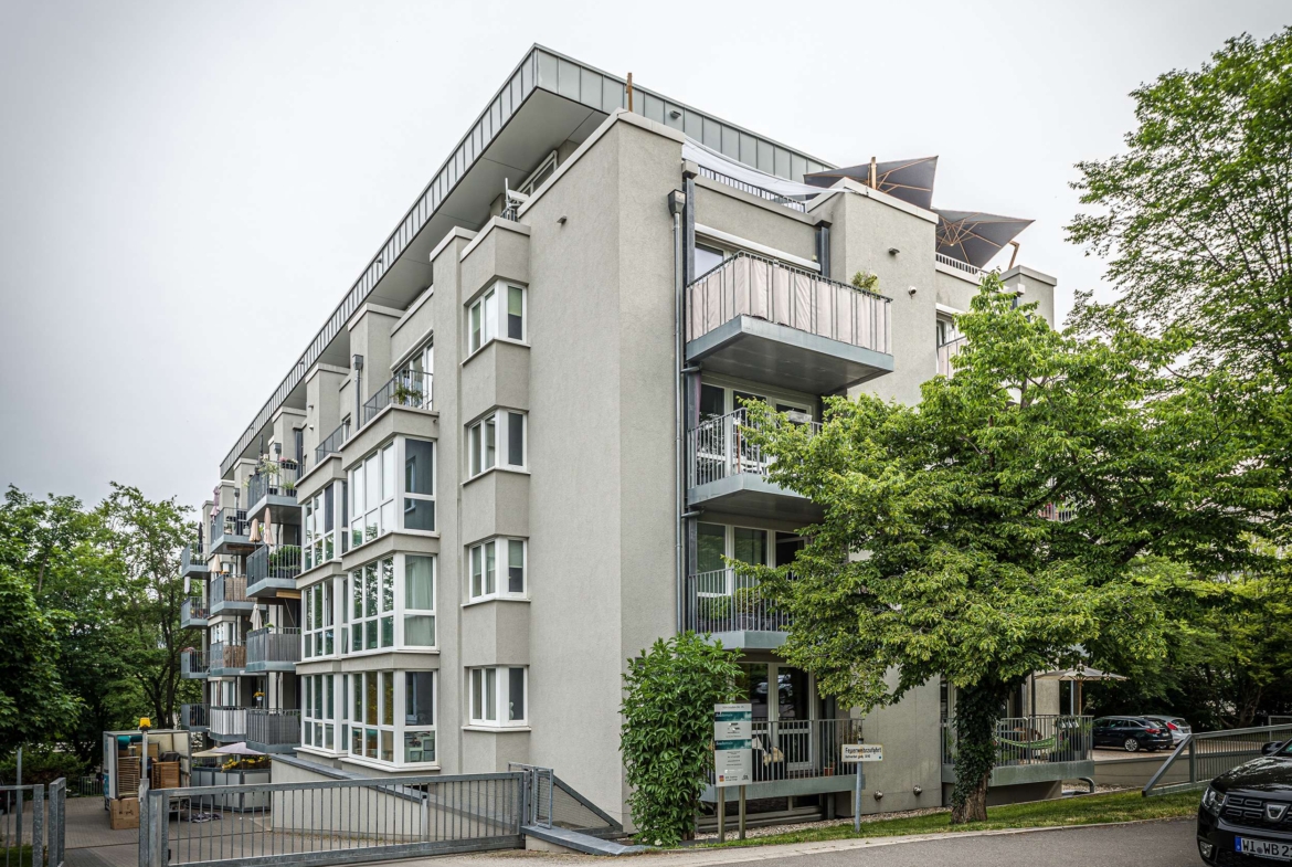 NEU  WOHNEN IN BESTER NACHBARSCHAFT MIT BALKON & STELLPLATZ !