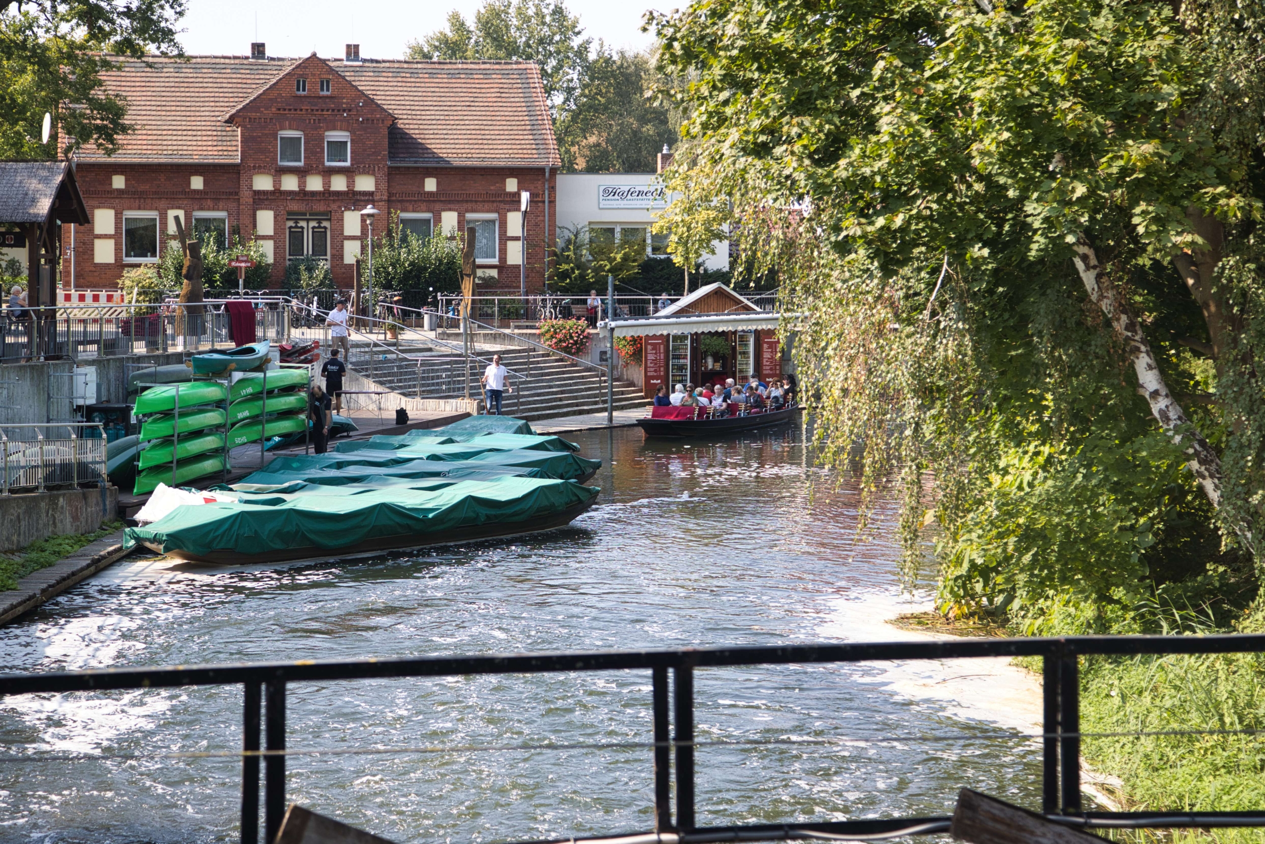 NEU  AM SPREEHAFEN DAS LEBEN GENIEßEN !