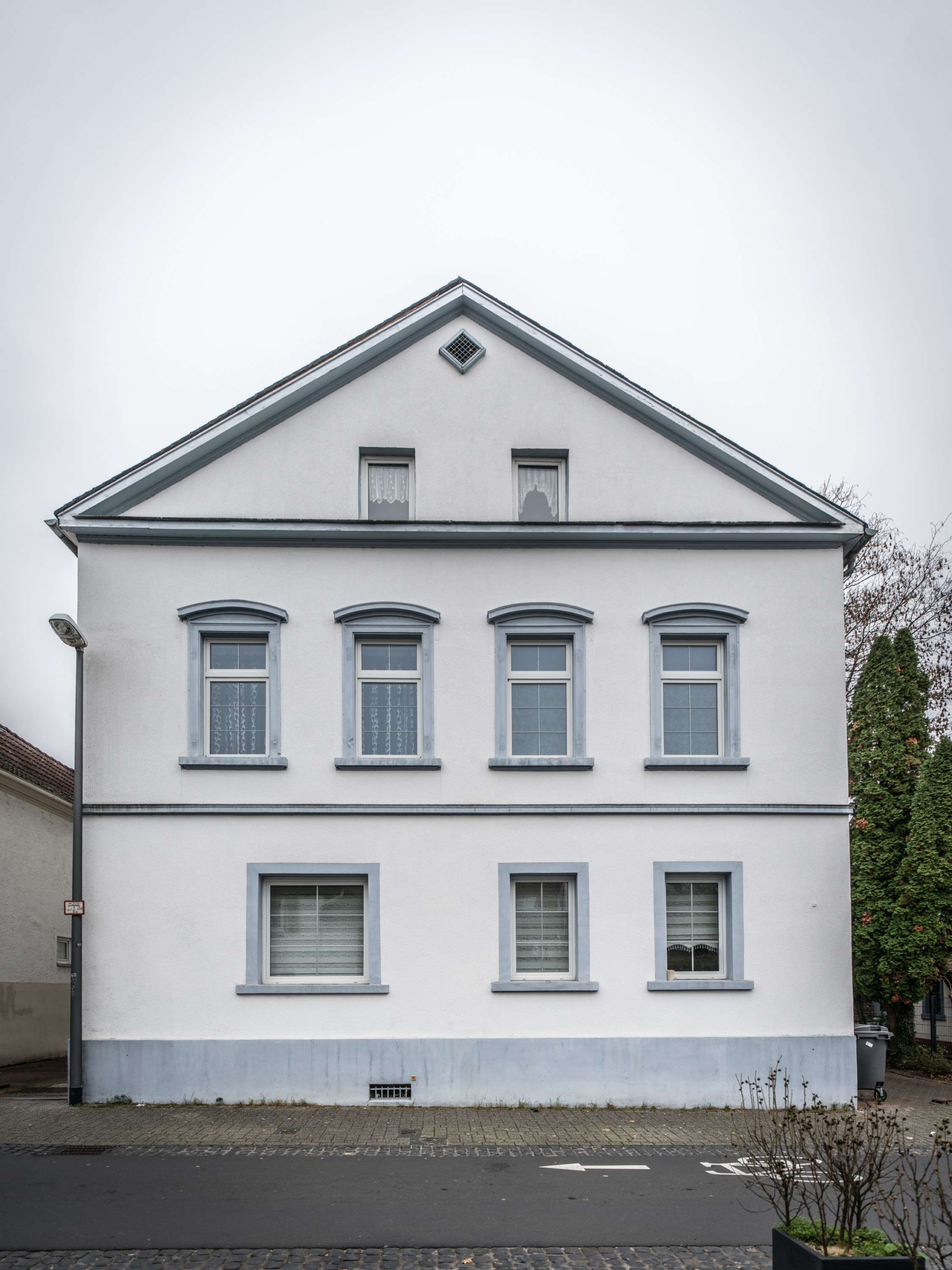 NEU  MEHRFAMILIENHAUS AM SCHLOSSPARK IN BIEBRICH !