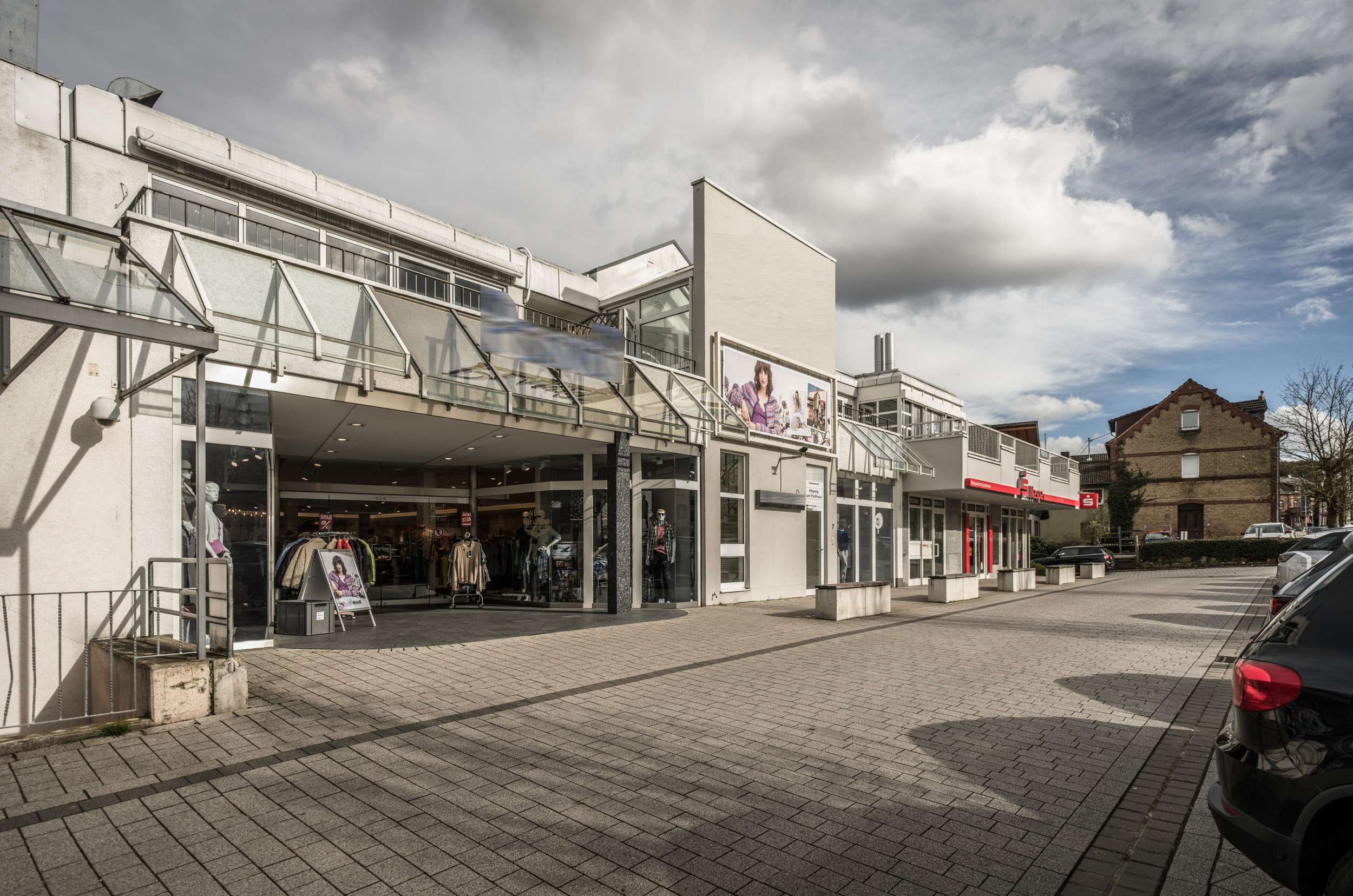 NEU  WOHN- & GESCHÄFTSHAUS ZENTRAL IN TAUNUSSTEIN! GROSSE VERKAUFSFLÄCHE!