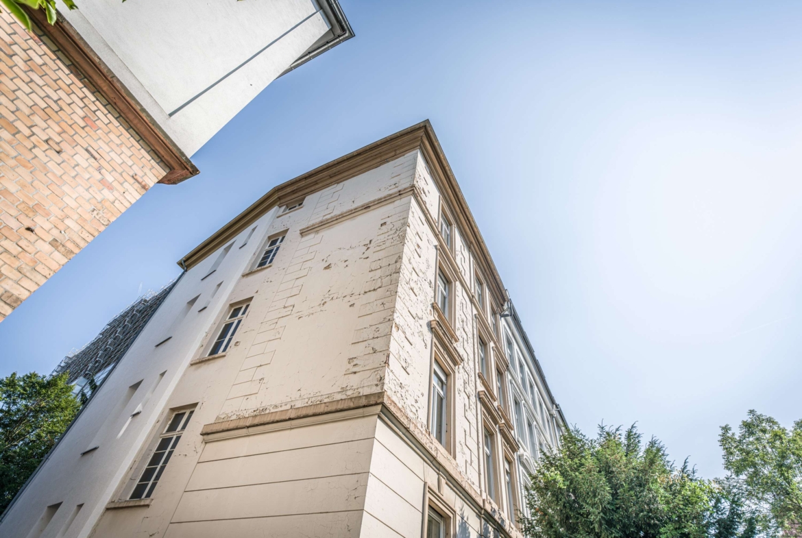 WARUM EINE WOHNUNG WENN EIN MEHRFAMILIENHAUS MIT 5 EINHEITEN GEHT?! 100% LEERSTAND!