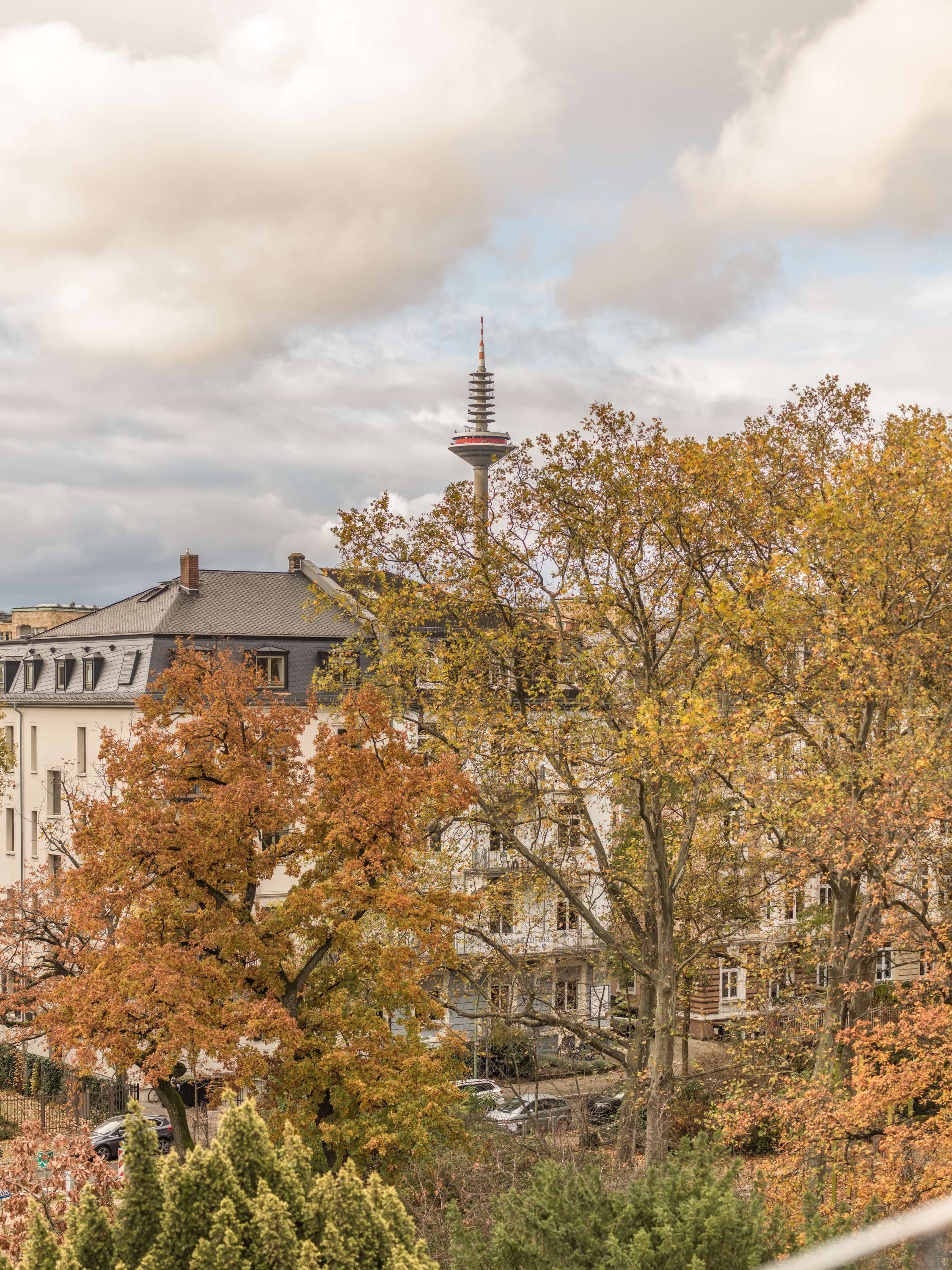 WARUM EINE WOHNUNG WENN EIN MEHRFAMILIENHAUS MIT 5 EINHEITEN GEHT?! 100% LEERSTAND!