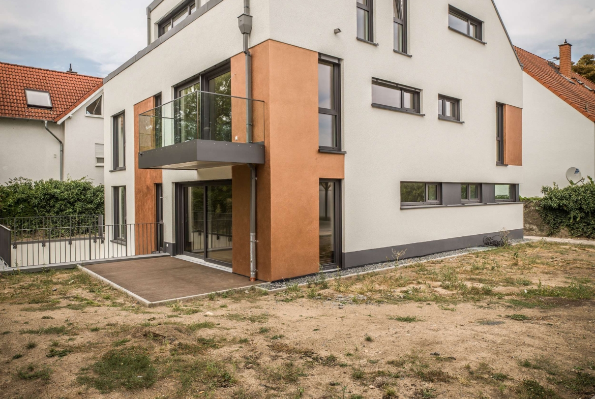 IHRE NEUBAU GARTENWOHNUNG ÜBER ZWEI ETAGEN IN UNSCHLAGBARER LAGE !