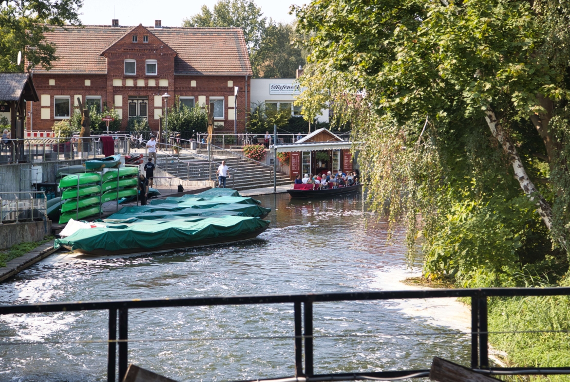 NEU  AM SPREEHAFEN DAS LEBEN GENIEßEN !