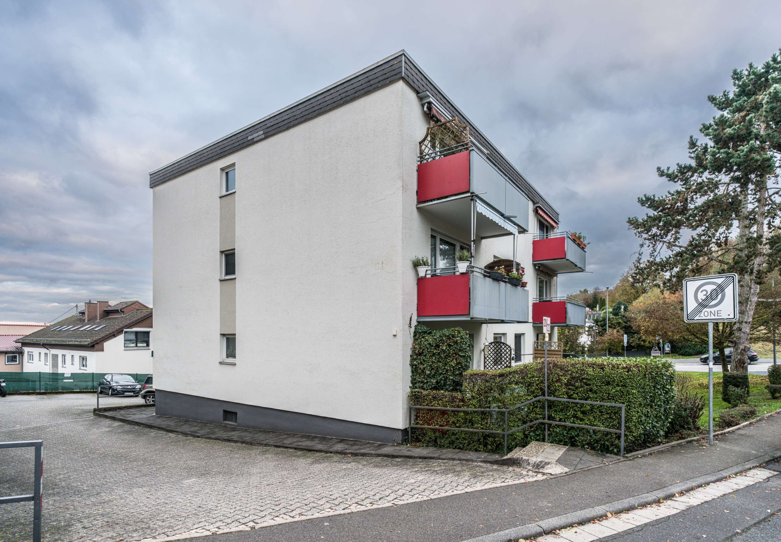 TOP  JETZT ZUSCHLAGEN ! IHRE NEUE 3-ZIMMER-WOHNUNG IN NAUROD !