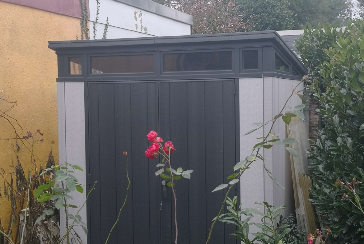 BUNGALOW-ERSTBEZUG NACH KERNSANIERUNG MIT GARTEN