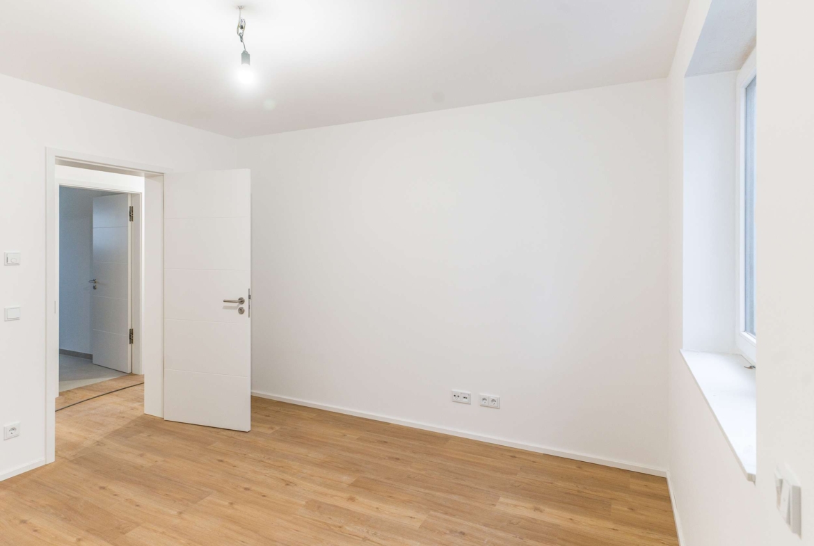 *NEU* NEUBAU-MAISONETTE MIT AUFZUG IN DER WOHNUNG,  EBK & STELLPLÄTZEN !