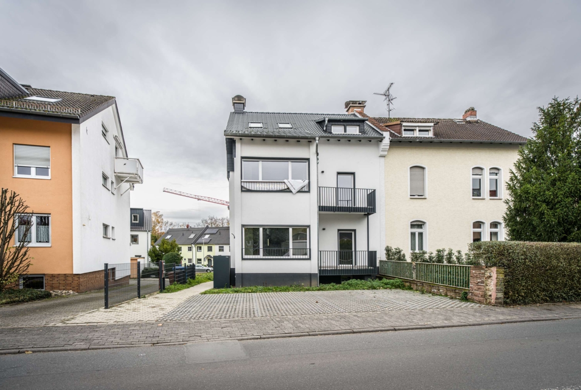 WOW ERSTBEZUG IN STILVOLLEM, NEU SANIERTEN  ZUHAUSE - IHR TRAUMHAUS WARTET AUF SIE !