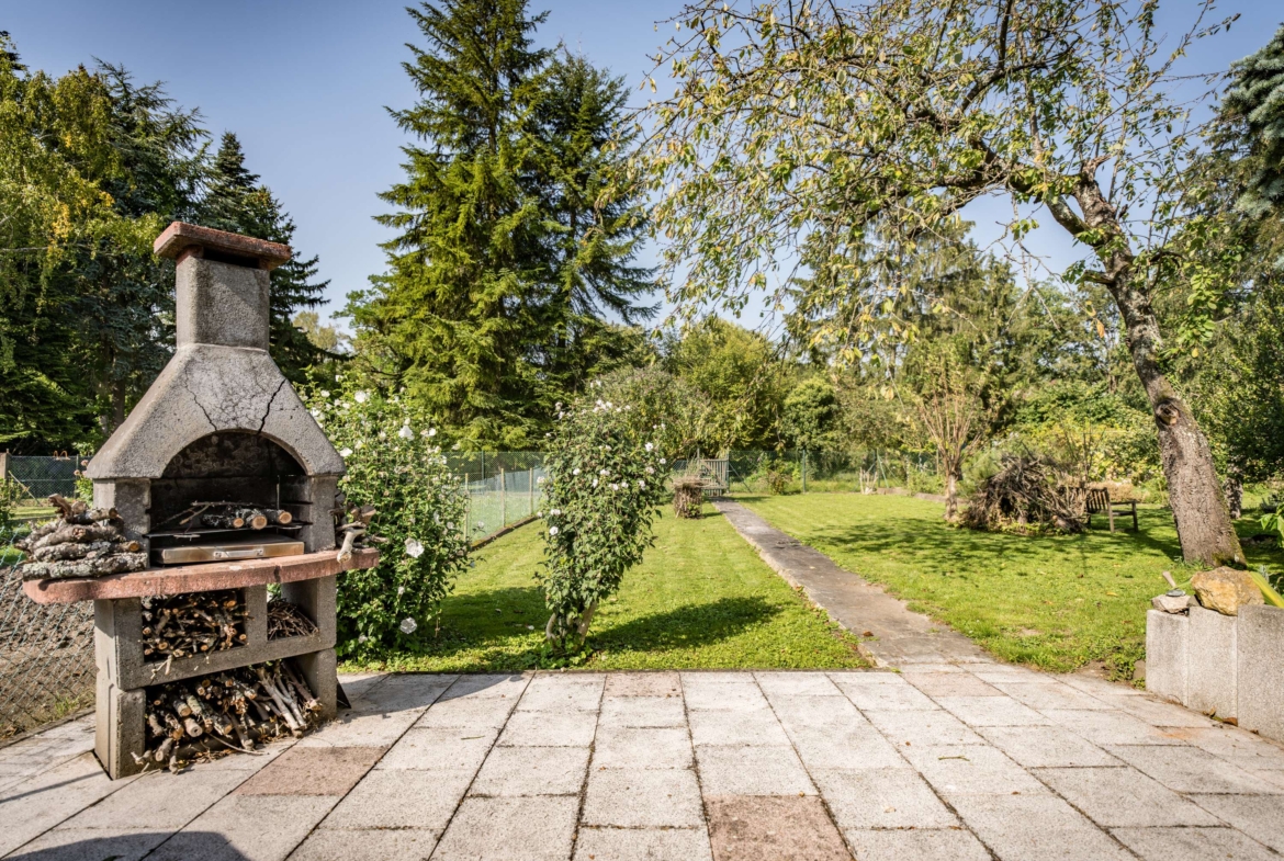 IHR HAUS MIT GARTEN !