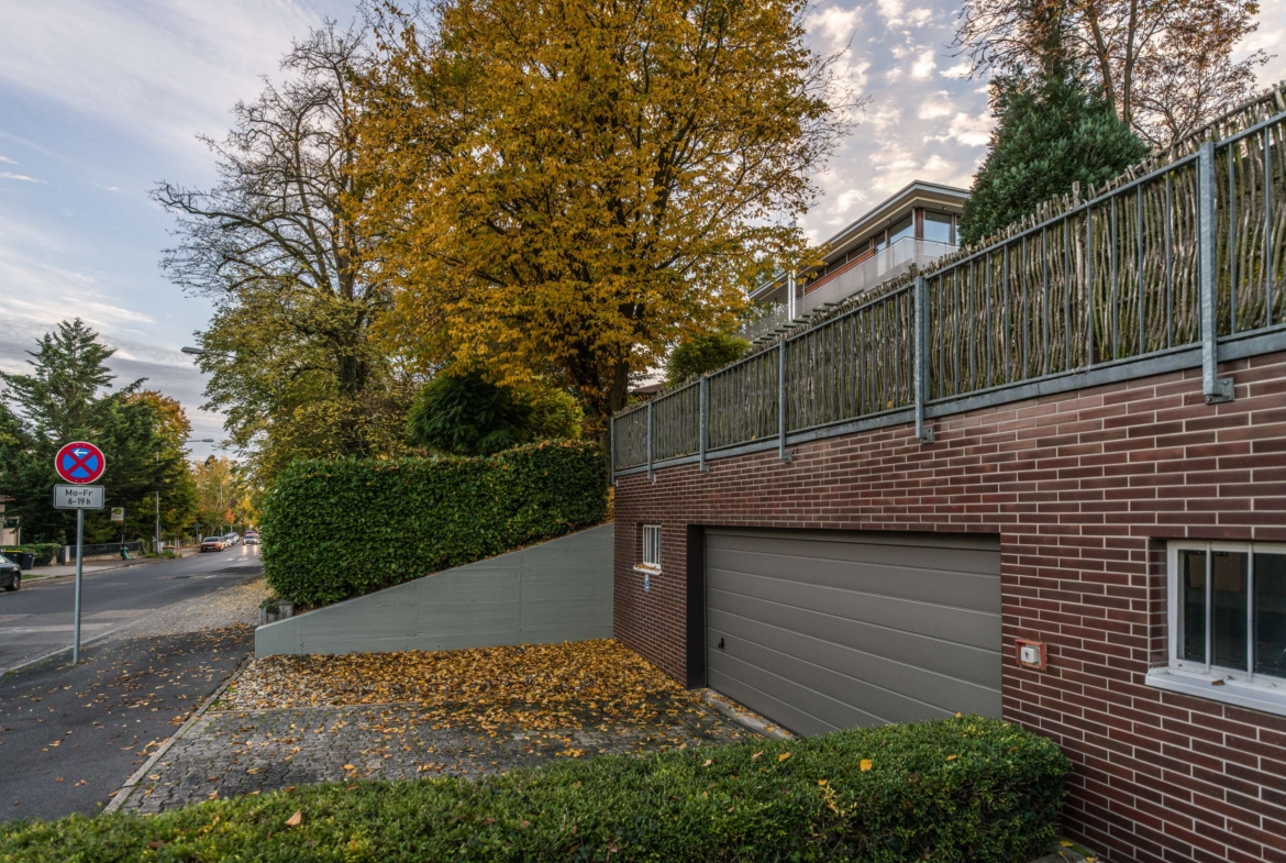 IN DER RICHARD-WAGNER-STRAßE IHRE NEUE WOHNUNG INKL. GARAGE !