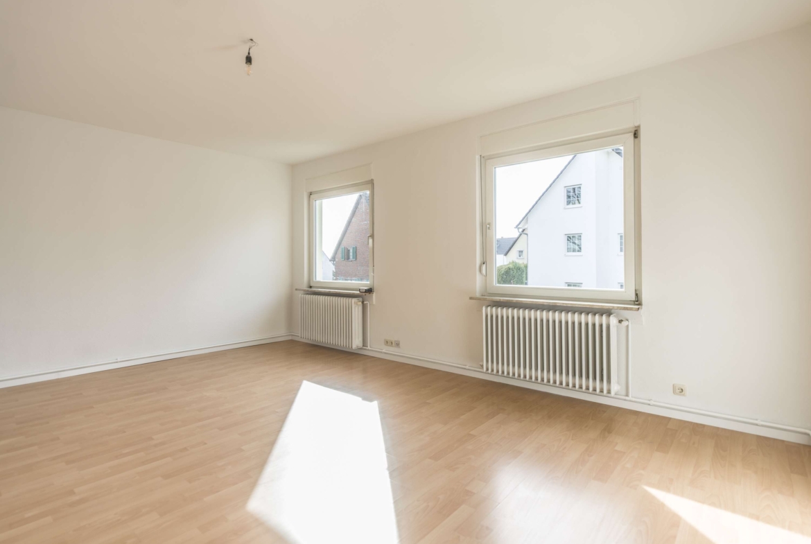 NEW  WOW RENOVIERTE, TOP GESCHNITTENE 2 ZIMMER WOHNUNG! JETZT ZUSCHLAGEN!